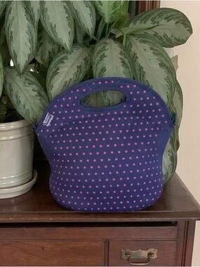 BUILT NY Neoprene Insulated Lunch Tote Bag – Pink & Navy Polka Dot #034
